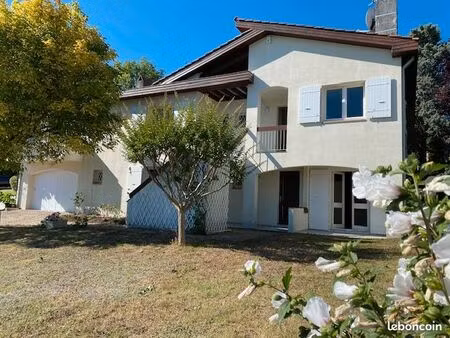 grande maison entièrement rénovée 228 m2 avec jardin et patio à ramonville