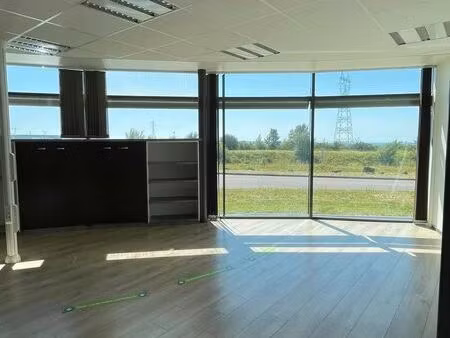 bureaux 83 m²