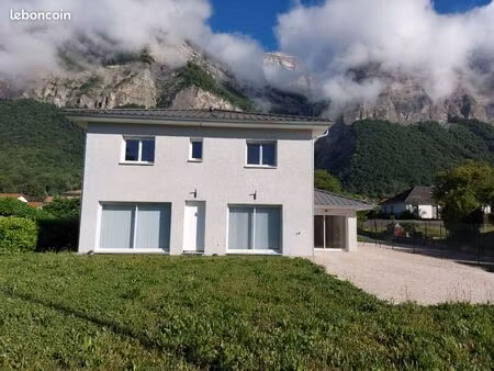 maison individuelle 6p+c de 158 m²habitables hors lotissement construite en 2024