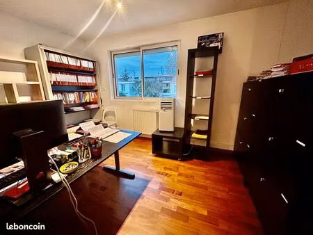 location locaux professionnels 110 m² toulouse