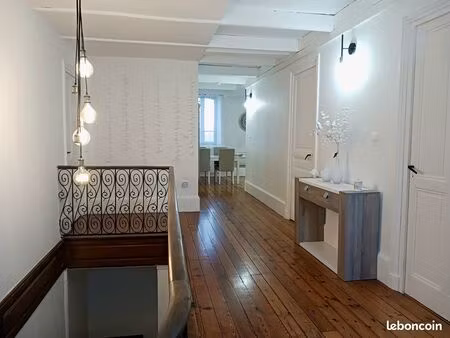 appartement atypique 127 m² – dernier étage – parking – combles aménageables