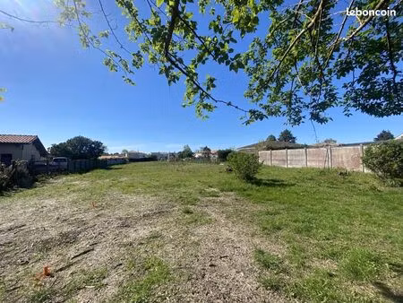 terrain 1 020 m² saint medard en jalles