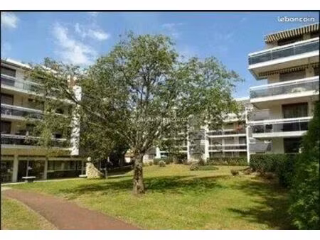 studio 1 pièce 28 m²