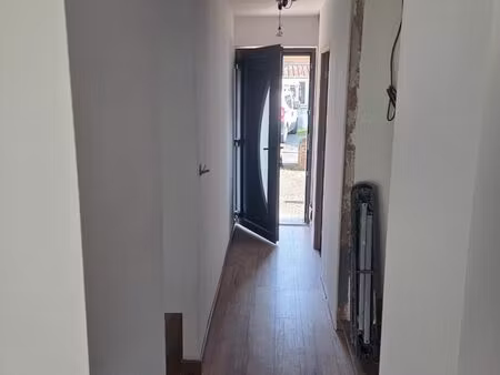 maison à vendre prochainement. entièrement rénové