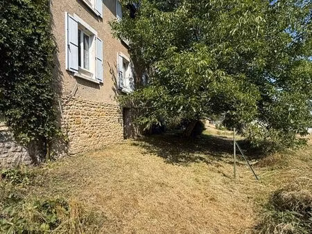 immeuble de rapport [ cercy la tour]