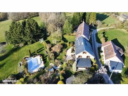 maison 10 pièces 245 m²