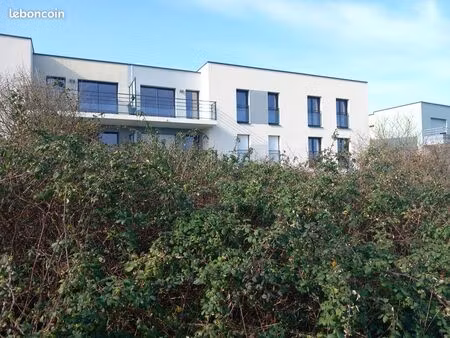 appartement t3 56 m² + box à larmor-plage