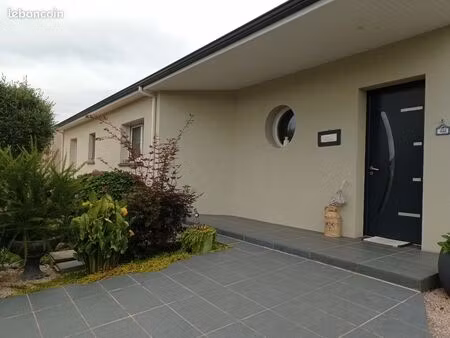 maison de plein pied dans village agréable