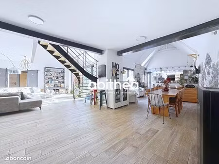 propriété 8 pièces 275 m²