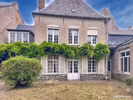 maison 9 pièces 218 m²