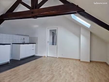 spacieux t3 rénové de 80 m² – charavines centre