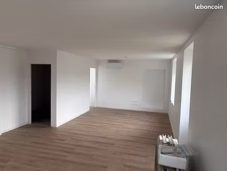 maison 120 m² entièrement rénovée – 3 chambres – terrasse et jardin – montseveroux