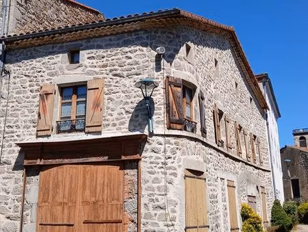 inconnu 3 pièces 216 m²