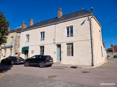 immeuble 8 pièces 180 m²