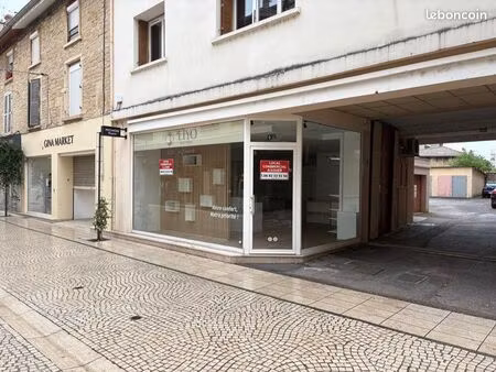 local commercial 57m2