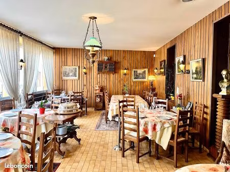 inconnu 300 m² menat