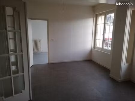 f3 64 m² 2ème étage centre ville