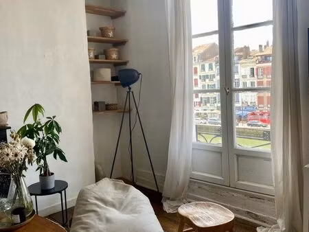 bayonne centre - vue nive & halles - appartement atypique 68 m2