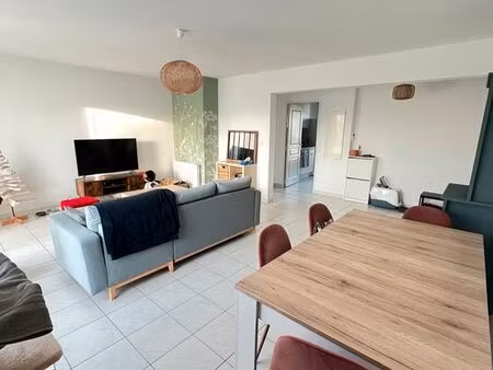 appt t4 récent  91 m2  proche sainte thérèse et rd point de vannes 