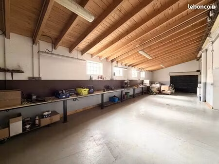 local commercial 160 m² lempdes