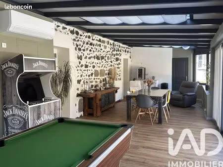 maison 8 pièces 234 m²