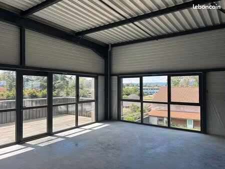bureaux 181 m²