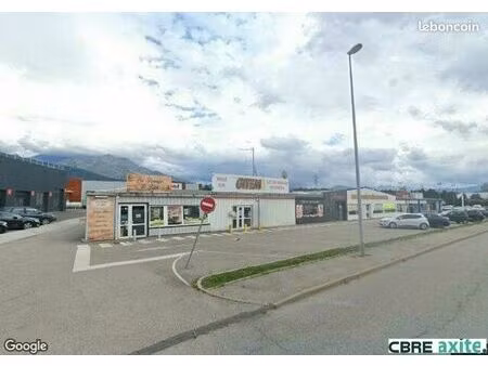 local commercial 231 m² la mure