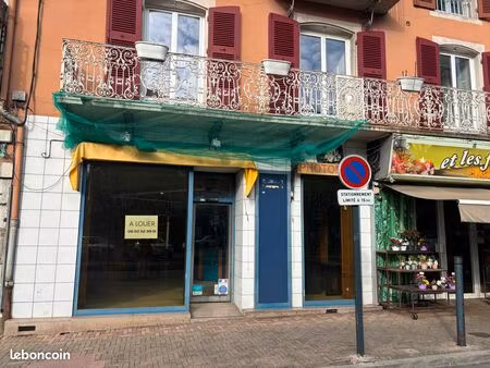 local commercial idéalement situé