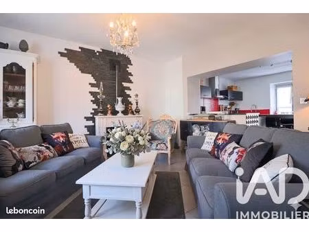 maison 8 pièces 217 m²
