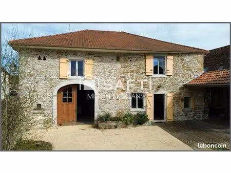 maison 11 pièces 252 m²