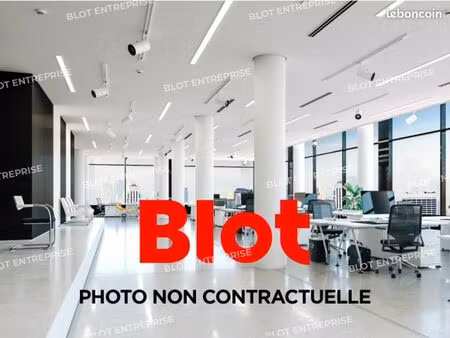 bureau 151 m²