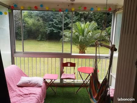 t3 traversant vue sur parc