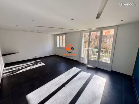 appartement 3 pièces 82 m²