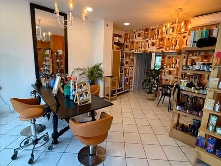 salon de coiffure avec cabine esthétique à grenoble
