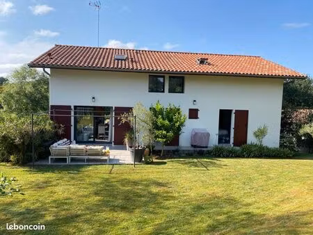 vend maison familiale arbonne