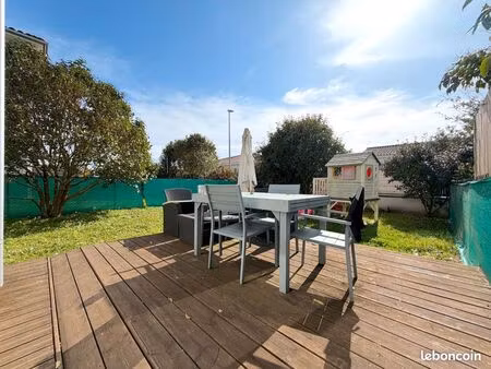 maison traversante 2016 - 82 4m2 - 3 ch - 2 wc - terrain 233 m2