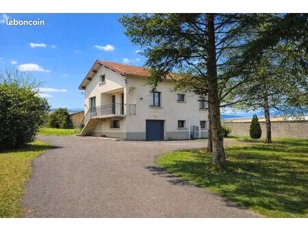 maison familiale avec grand terrain