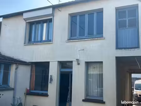 grande maison individuelle avec atelier
