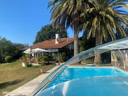 maison familiale basque calme avec piscine