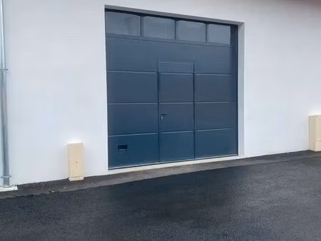 local artisanal 68 m² 700ht