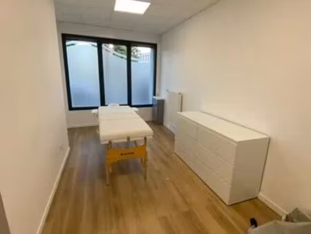 local commercial 16m2