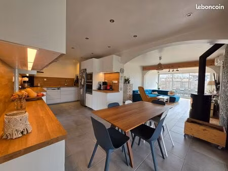 maison rénovée 135 m² – 4/5 chambres – dépendances – terrain 1370 m² – proche gare de lang