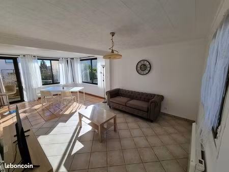 lumineux t4 rénové de 84 m² avec jardin et parking