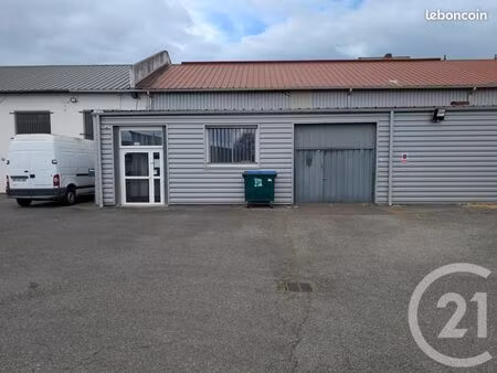 local industriel 200 m²