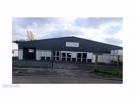 entrepot independant de 1033 m² port de santes