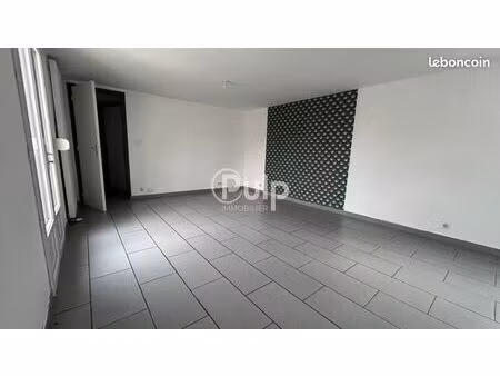 maison 4 pièces 300 m²