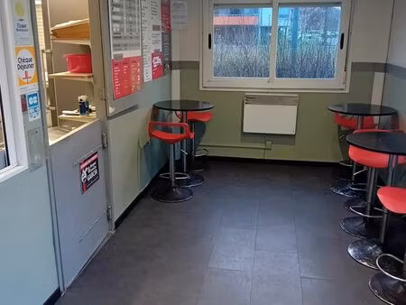 à vendre fond de commerce friterie / restauration rapide  idéalement situé sur axe fréquen