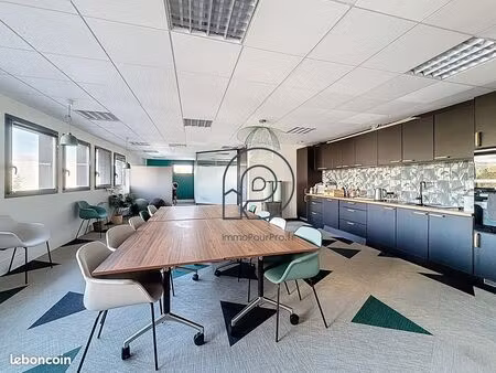 bureaux 184 m² loos