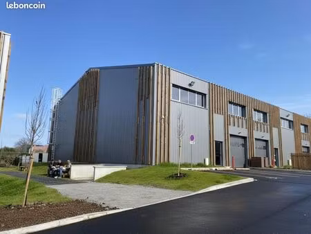 bureaux 1323 m² pau