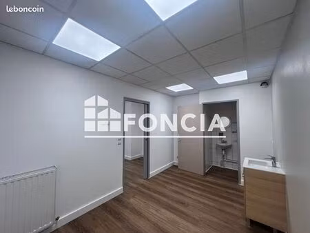 local commercial 61 m²